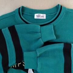 １０００円です緑のトレーナーです🧥の画像