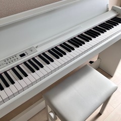 電子ピアノ・チェアーセットの画像