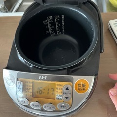 炊飯器の画像