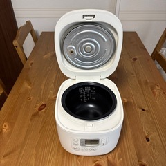 【無印良品】しゃもじ置き付き炊飯器の画像