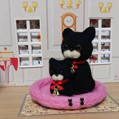 羊毛フェルト 猫のぬいぐるみ 親子セットの画像