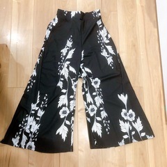 レディース　ガウチョパンツ　ワイドパンツ　L 黒の画像