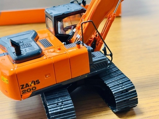 1/50 日立建機(HITACHI) ZAXIS200 油圧ショベル (らっきー