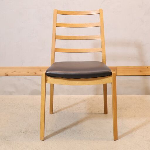 IDC OTSUKA(大塚家具)のロングセラーシリーズ"シネマ"の ダイニングチェアーです。天然木の手触りとベーシックなデザインと明るい色合いが魅力の木製椅子です♪