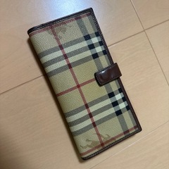 BURBERRY 長財布の画像