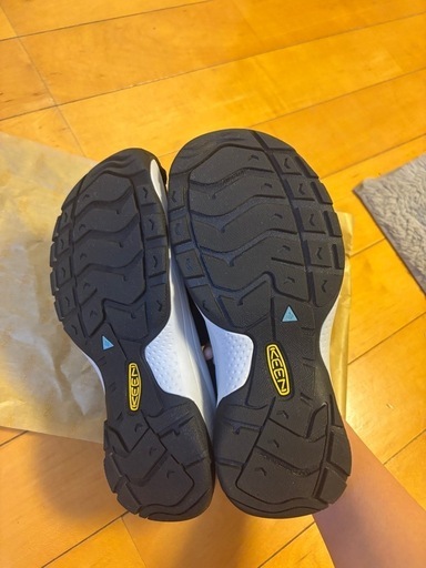 KEEN ウィメンズスポーツサンダル ブラック/グレー新品