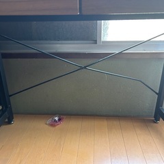 収納スペース付きテーブルの画像
