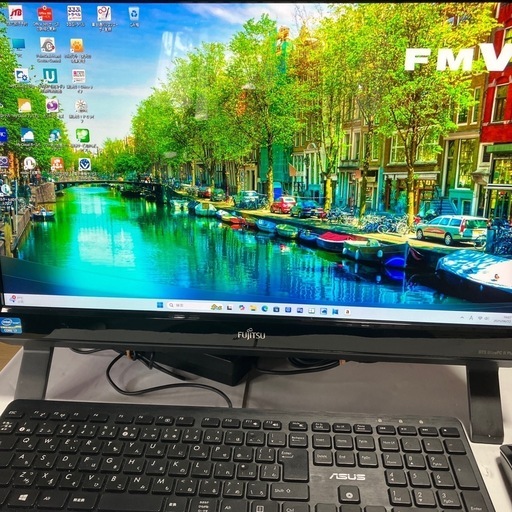 FUJITSU モニター型パソコン Windows11 core i7美品