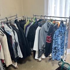 早い者勝ち　 服や雑貨、置き物、振子時計、棚やテレビ台など色々 の画像