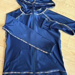 ラッシュガード 美品 120  