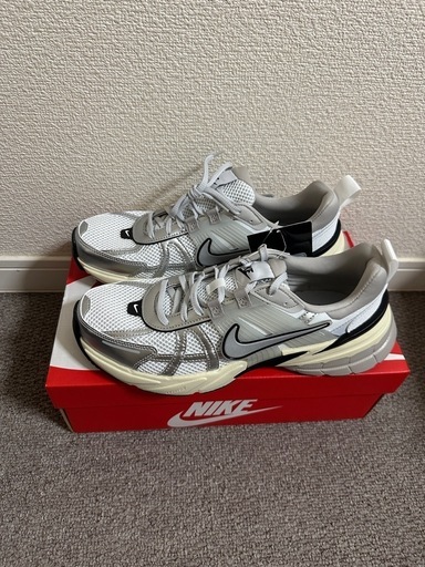 ナイキ V2K スニーカー/Nike V2K  HJ4497-100 26.5cm