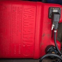 船外機 9.9馬力　混合油　燃料タンク付の画像