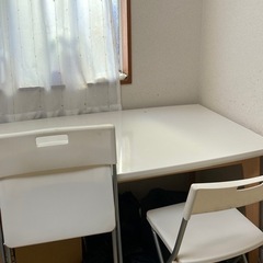 ダイニングテーブル　バソコンデスク　白い机　椅子　イス2個付き