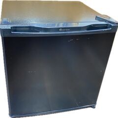 ジ244/ TOHOTAIYO 1ドア 小型 冷蔵庫 46L 一人暮らし向け 左右開き対応 ブラック TH-46L1-BK 2022年
