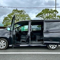 走行10万キロ台☆月々1.3万円〜分割払い可❗️車検2年付き！大人気☆HONDA ステップワゴンスパーダ☆HDDナビ付き☆走行中DVD見れます☆両側電動スライドドア☆純正アルミ☆ドライブレコーダー付きのフル装備☆事故修復歴無し☆車内広々三列シート‼️の画像