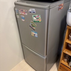 冷蔵庫　NR-B142W