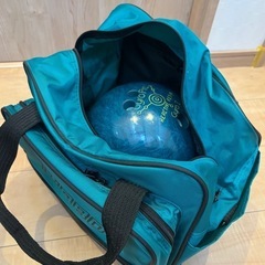 廃棄しますボウリングのボール　11ポンド？の画像
