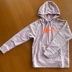 【新品】アンダーアーマー裏起毛パーカーの画像
