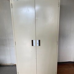 事務用品　書庫①
