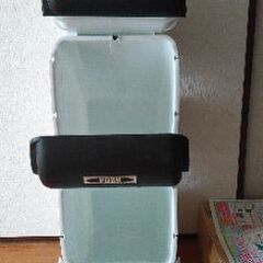分別ゴミ箱　割れている箇所あり　テープで補修していますの画像
