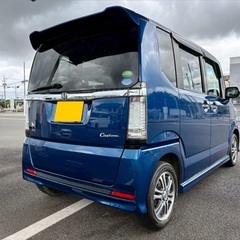 Bluetooth対応SDナビ付き☆月々1.3万円〜分割払い可❗️ 車検2年付き！【名義変更代込み】大人気☆ホンダ N-BOXカスタム☆ステアリングスイッチ付き☆Bluetooth対応ナビ付き☆走行中DVD見れます☆ETC付き☆電動スライドドア☆ドラレコ付き☆スマートキー☆フルオートエアコン☆純正アルミ☆そのまま乗って帰れます❗️の画像