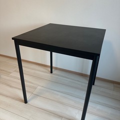 【IKEA】机　ブラック
