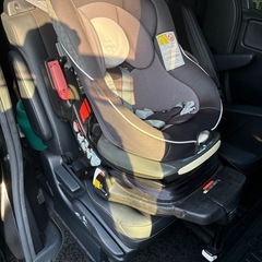 combi チャイルドシート　新生児から　
