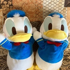 ドナルドダックの寝そべりぬいぐるみ