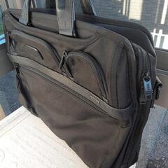 TUMI製　ビジネスバッグ　ブリーフケース　本革　ほぼ未使用