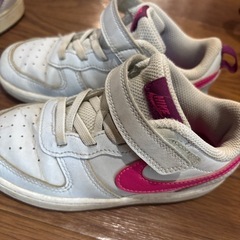 NIKE キッズ　スニーカー