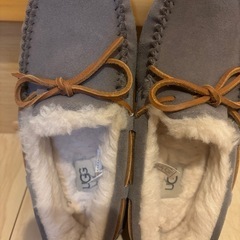 UGG