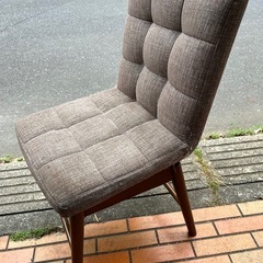 中古回転する椅子　３脚の画像