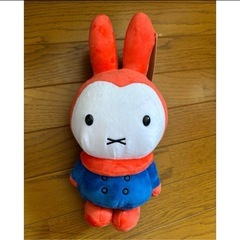 ちいかわ、クレヨンしんちゃんひまちゃんぬいぐるみの画像