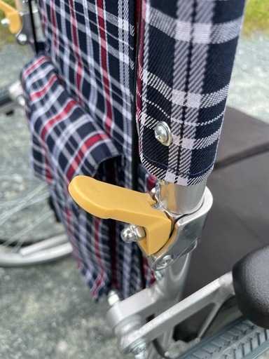 中古　日進医療器製　介助用車いす