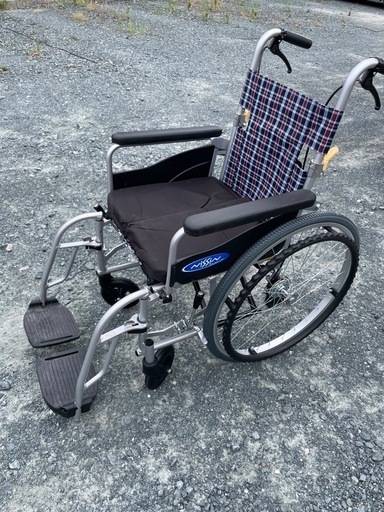 中古　日進医療器製　介助用車いす