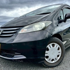 7人乗り♪低走行7万キロ台☆月々1.1万円〜分割払い可❗️車検2年付き！大人気☆HONDA フリード☆Bluetooth対応ナビ付き☆走行中DVD見れます☆電動スライドドア付き☆事故修復歴無し☆ドライブレコーダー付きのフル装備☆‼️の画像