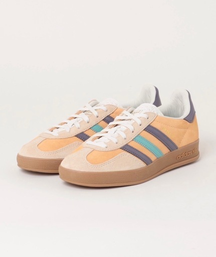 アディダスGAZELLE INDOOR