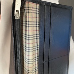 値下げました-長財布の画像