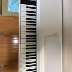 河合楽器 KAWAI 電子ピアノ 88鍵 プレミアムホワイトサテン調 固定椅子 ヘッドフォン付き KDP120Wの画像