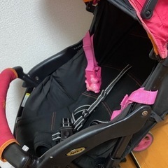 Aprica ベビーカー　ピンク　ハローキティ　おもちゃ付きの画像