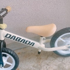 黄色のストライダー