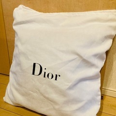 他アプリで交渉中👀激安美品✨Diorスクエアクッション✨販売終了モデルの画像