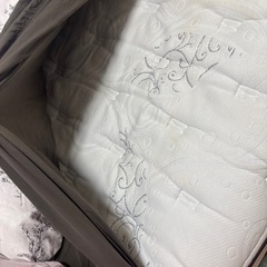 ダブルベッド　シモンズの画像