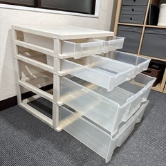 4段２列だ使いやすさ満点！衣装ケースの画像