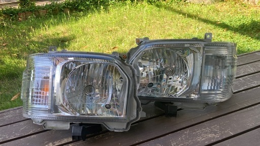 ハイエース　純正　ヘッドライト