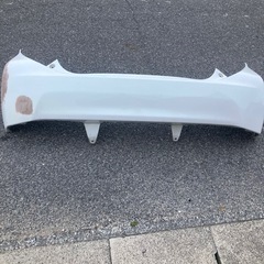 アクア前期リヤバンパーの画像