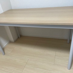 ※7/30まで掲載※ 　美品　机（IKEA/TOMMARYD ト...
