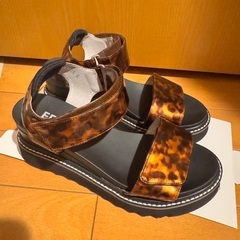 EDNA 厚底サンダル Sサイズの画像