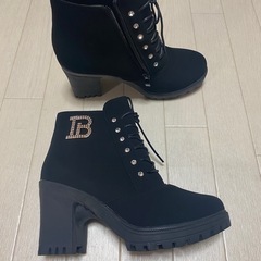 ショートブーツの画像