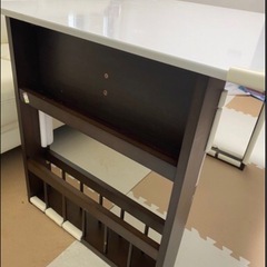 伸縮式ダイニングテーブル（ニトリ）の画像